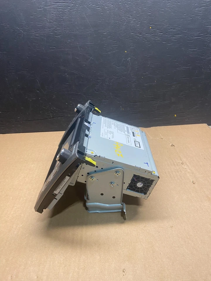 2018 2019 2020 Toyota Tundra Radio CD Navigation Screen Display OEM F4427 DG1 - Image 3 of 4