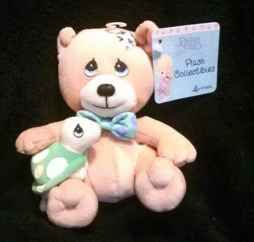 1999 bébé ours Precious Moments Luv N Care avec tortue verte 5 pouces neuf avec étiquettes - Photo 1/7