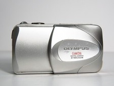 Olympus Camedia D560 Silver 3.2MP 3x Optical Zoom 1.8inch Screen Untested