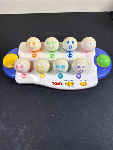 1999 Tomy Play By Light Piano Musical Toy Do Re Mi Ball Faces Lights Sounds Game