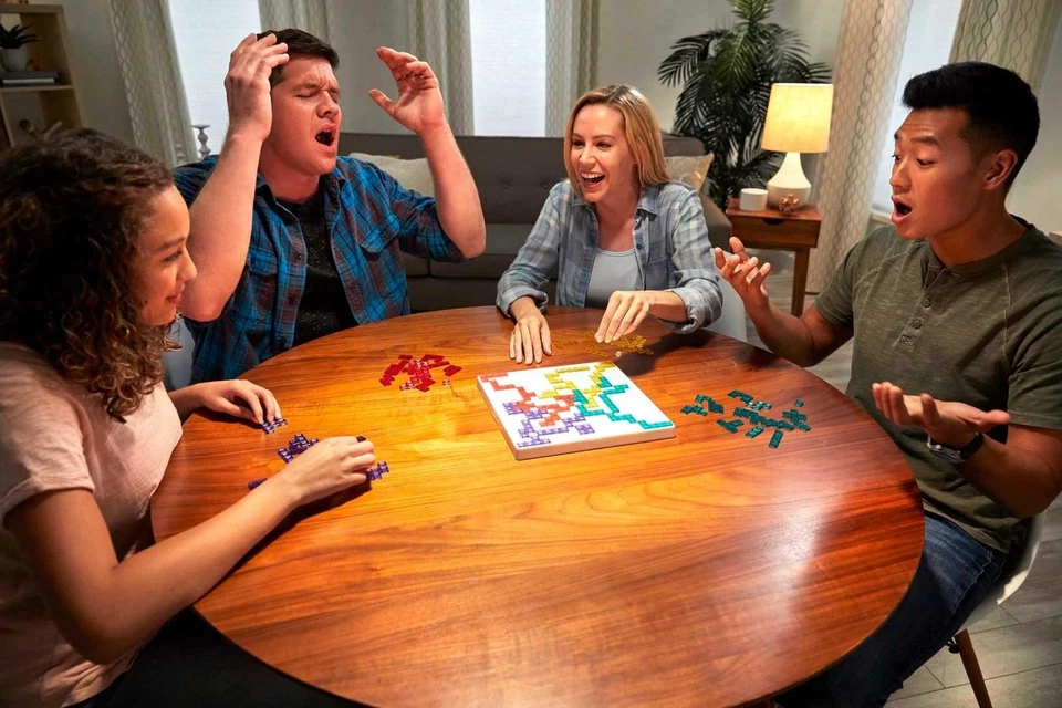 Mattel Games Blokus Juego de Mesa de Estrategia para Niños y Familias - Acceso Daltónico Foto 2 de 4