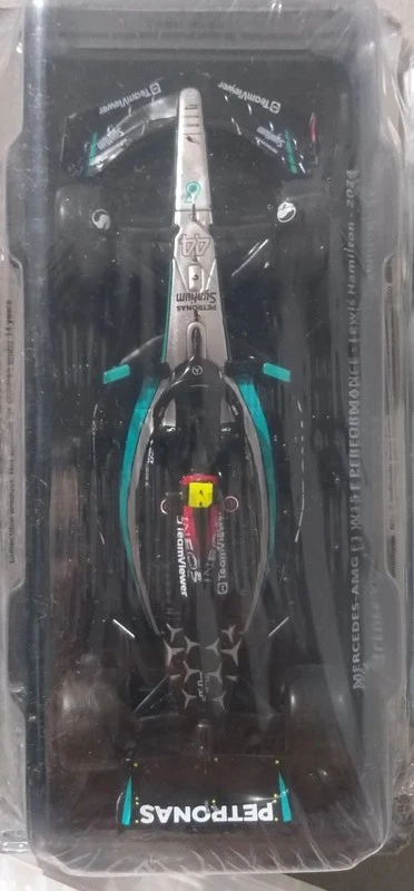 Leggendarie auto da corsa F1 MERCEDES-AMG F1 W15 E PERFORMANCE Lewis Hamilton - Immagine 3 di 4