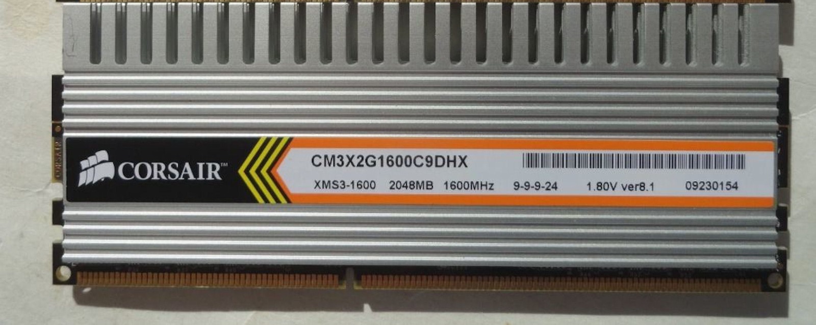 * 2 GB Corsair 2GB CM3X2G1600C9DHX XMS3-1600 PC3 12800 RAM MEMORIA DDR 3 9-9-24