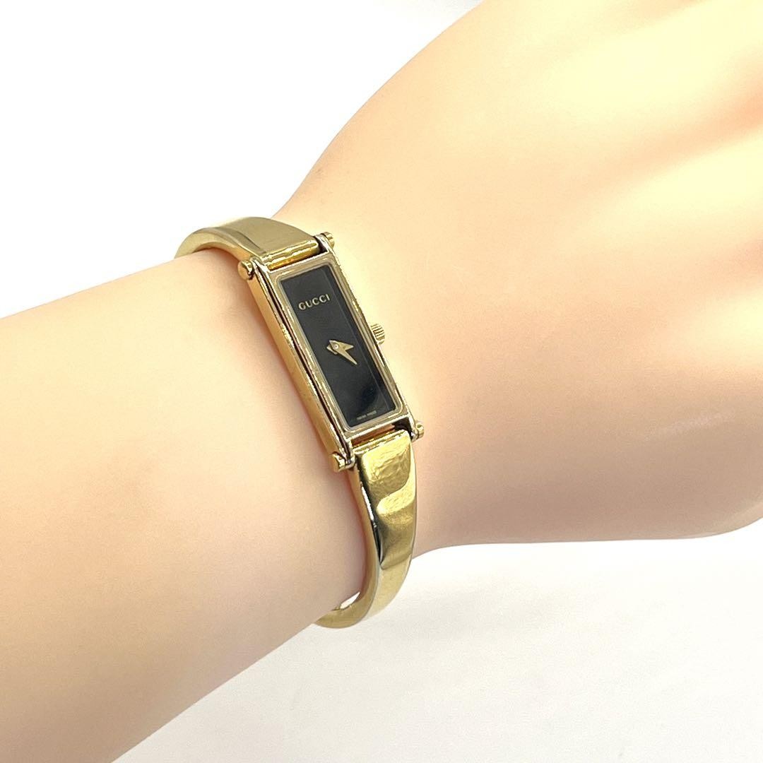 GUCCI 1500L Watch Gold Black Dial QZ Women's Bangle Wrist