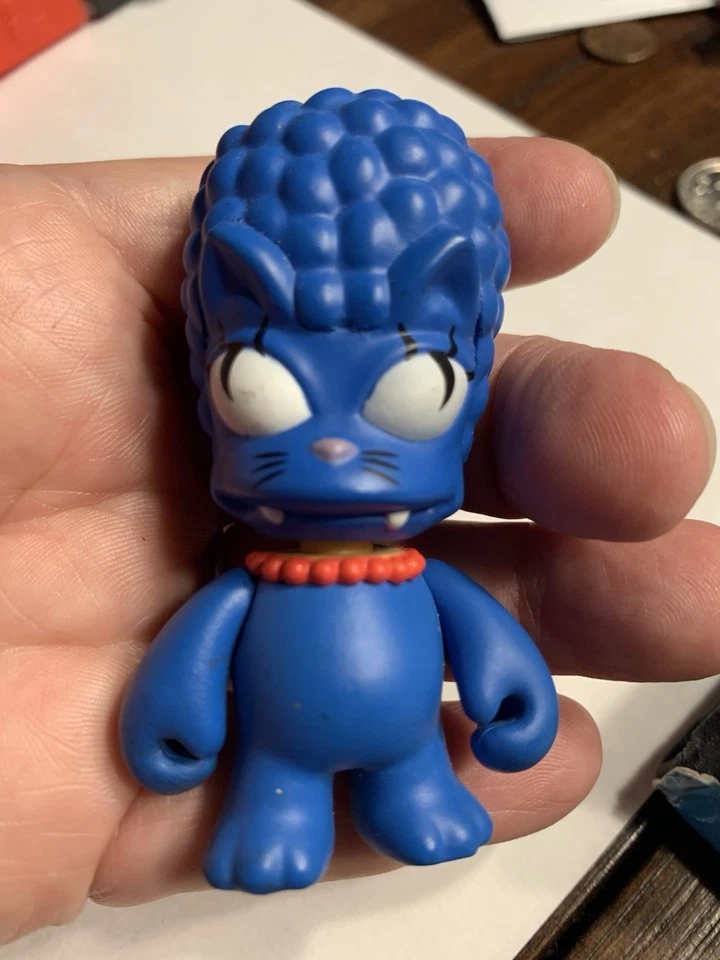 2013 Kidrobot The Simpsons Treehouse of Horror 3" Vinyl Figure MARGE CAT 2/20 - Image 2 of 4
