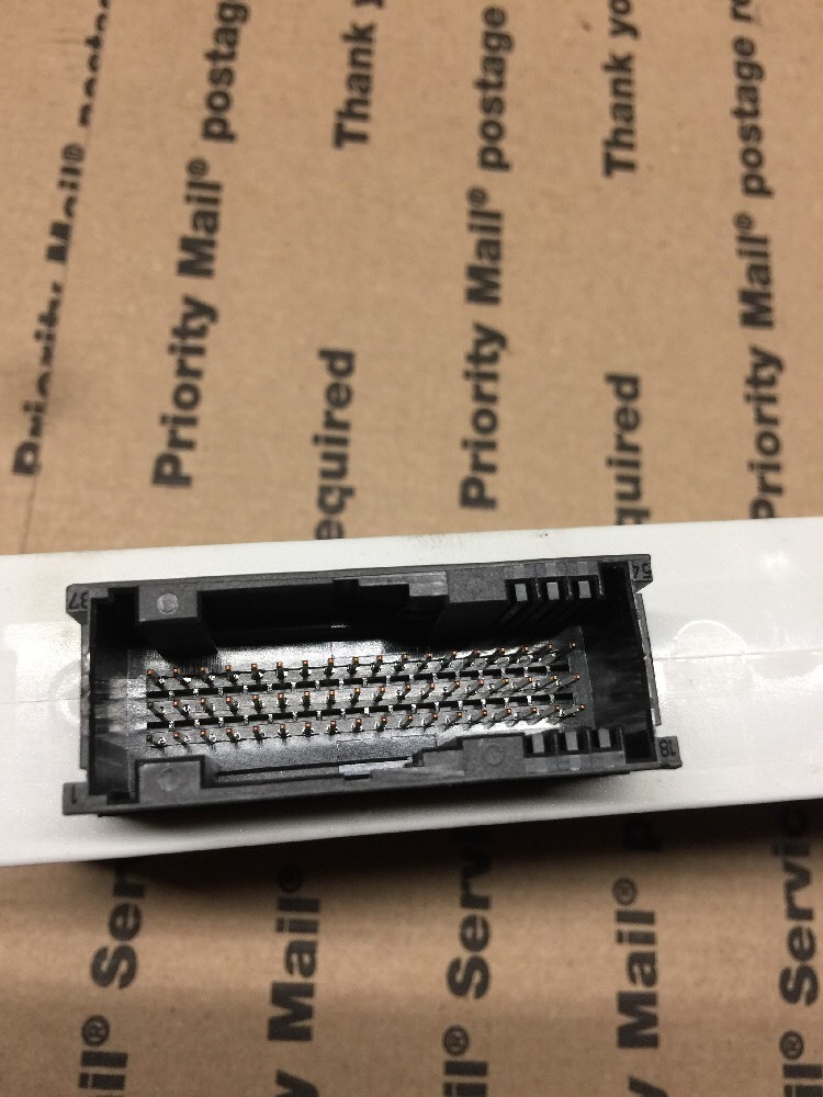 BMW X5 E53 20002006 OEM AIR SUSPENSION CONTROL MODULE, P37146773999