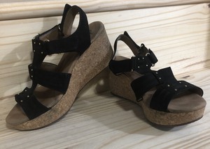 clarks soft cushion wedge sandals