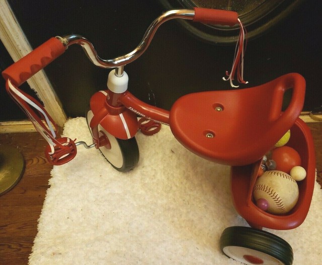 radio flyer classic tiny trike