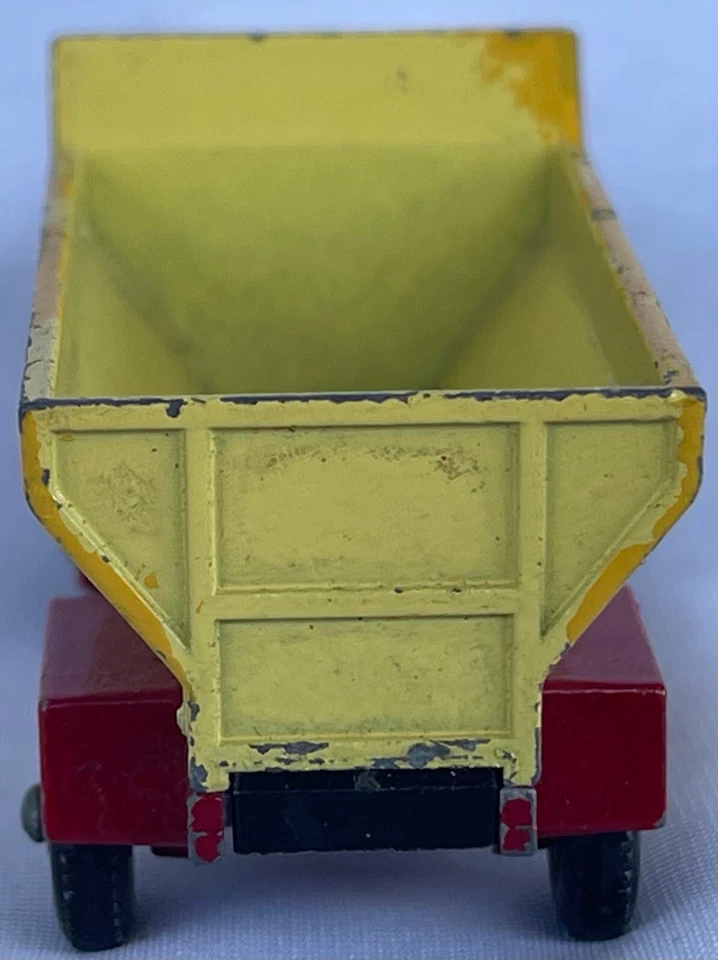 Caja de cerillas vintage (1-75) 70b Ford Gritter rojo y amarillo - ruedas de plástico negro Foto 3 de 4