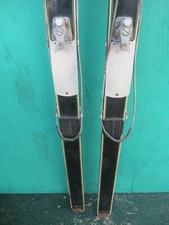 Sci da neve vintage in legno lunghezza 72" finitura originale + attacchi cavi decorazione