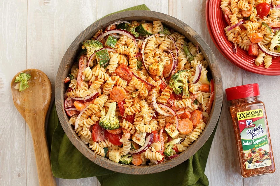 Ensalada McCormick Perfect Pinch condimento supremo, 8,25 oz Foto 3 de 4