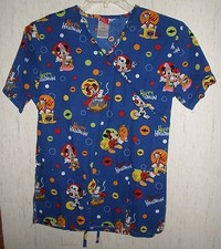 EXCELLENT WOMENS Disney Mickey, Minnie  Donald Duck HALLOWEEN SCRUBS TOP SIZE S