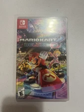 Mario Kart 8 -- Deluxe Edition (Nintendo Switch, 2017) [Physical]