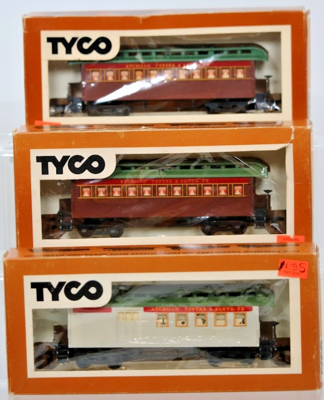 Tyco社製 Santa Fe クレーン車 赤黒 HO TYCO Santa Fe 1890 Passenger Car Set 2 Coaches 1 Combine Boxed