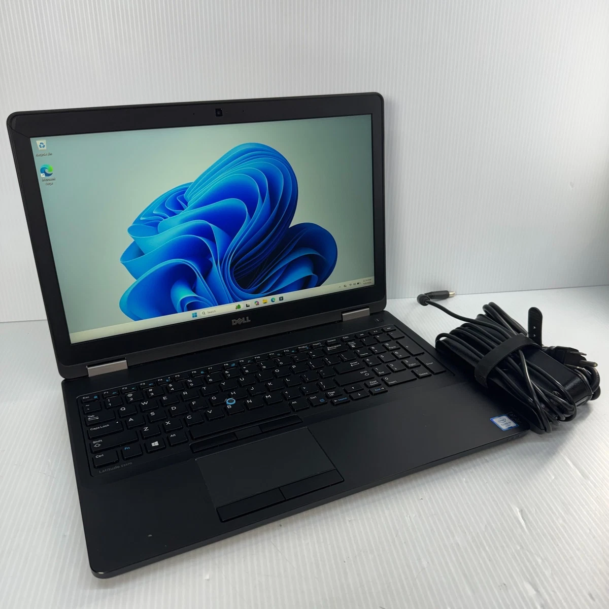 Windowsノート本体 DELL Latitude E5570 Corei5 16GB 512GB Amazon.co.jp: Dell Latitude E5570 - Core i5 6300U / 2.4 GHz - Win