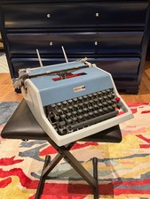 Underwood 21 Vintage Portable Typewriter w/ Hard Case works perfectly 1961 thumbnail