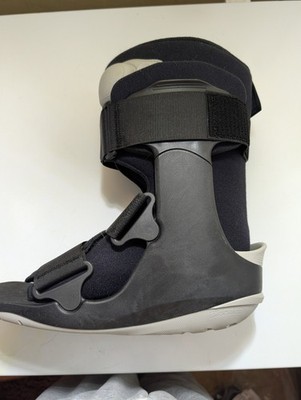 Ovation Medical Orthopedic: Pneumatic: Compression Walking Boot: Brace: Medium