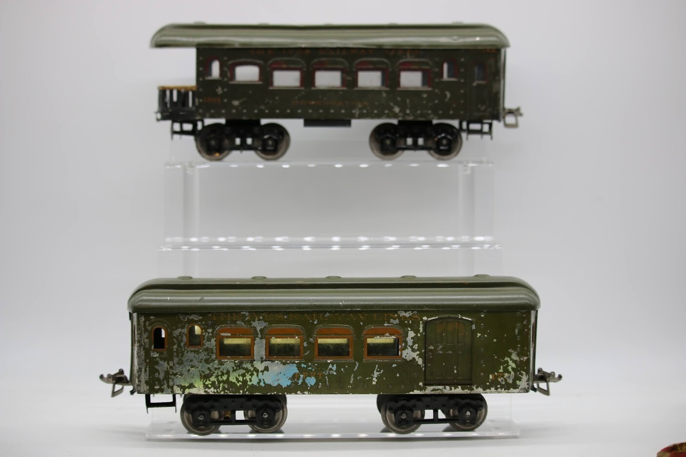 Prewar Ives Standard Gauge Green 170 Dining & 186 Observation Tinplate Cars
