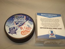 Justin Abdelkader Signed 2014 Winter Classic Hockey Puck Auto Beckett BAS COA 1A