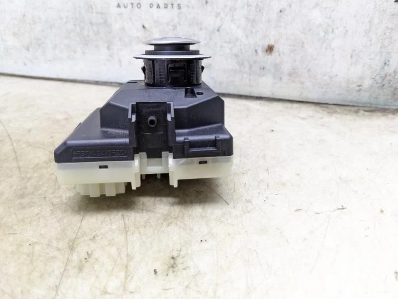 Botão interruptor de partida de ignição 2015-2018 Mercedes-Benz C300 205-900-71.21 fabricante de equipamento original - Imagem 4 de 4