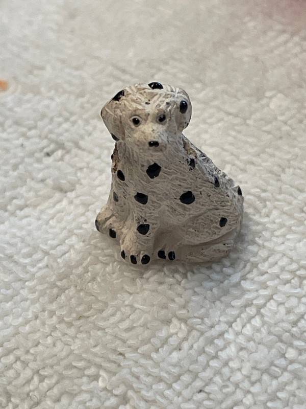 dalmatian dog sitting HAS HOLE Vintage New for miniature dollhouse 1/2" or 1/4"?