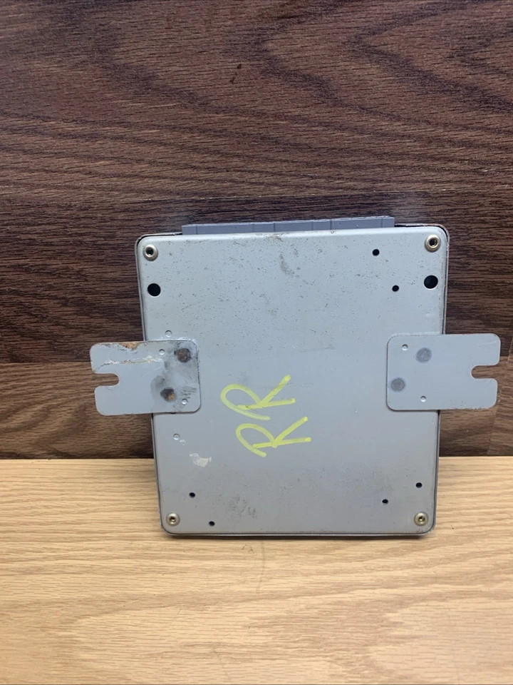 Unidad de módulo de control informático Suzuki Sidekick Tracker EcmEngine 97 ECM 3392072E0 Foto 4 de 4