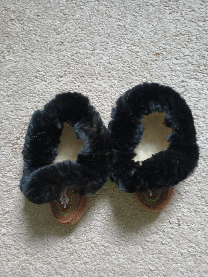 Mocassins vintage de couro de pele nativa americana com miçangas trabalho marrom preto - Imagem 3 de 4