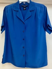 New Preston & York Blue Short Sleeves Blouse. Size 8P.