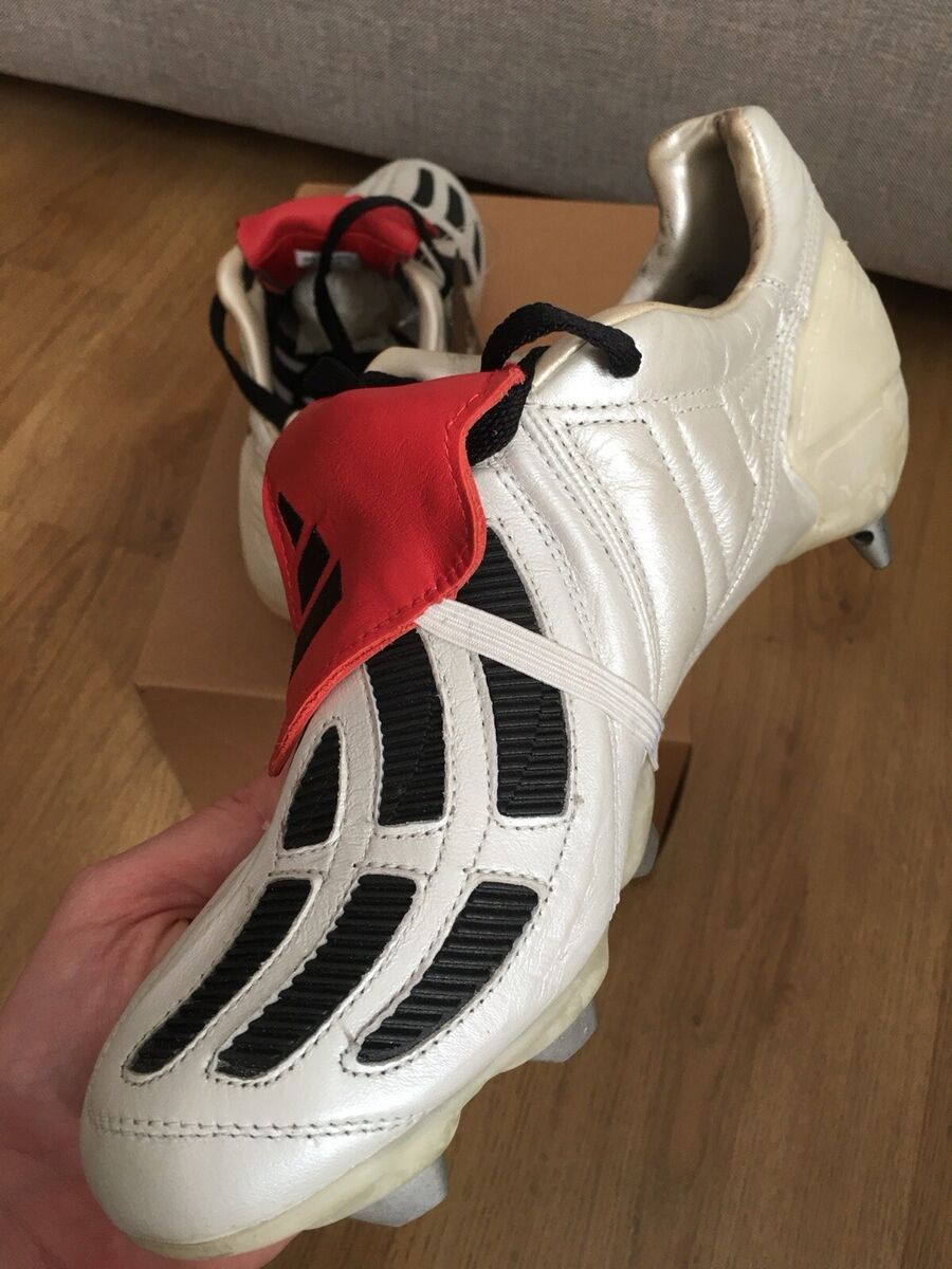 Adidas Predator Mania SG 2002 Lunar EU41.5 US8 UK7.5 BNWT Adidas Predator Mania SG 2002 Lunar EU41.5 US8 UK7.5 BNWT