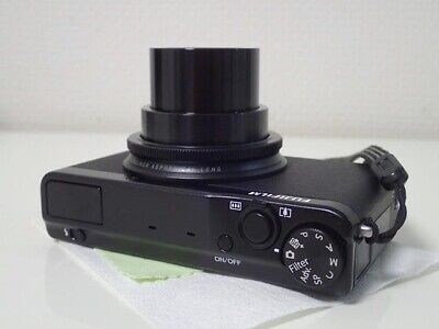 FUJIFILM XQ2 BLACK with box, accessories and 2 spare FUJIFILM XQ2 BLACK with box, accessories and 2 spare