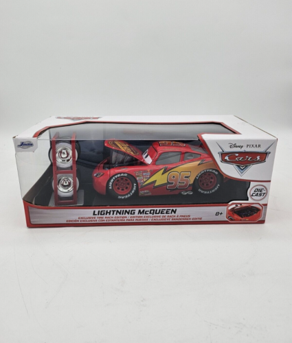 JADA DISNEY PIXAR CARS LIGHTNING MCQUEEN #95 1/24 DIECAST w/ TIRE RACK 97751