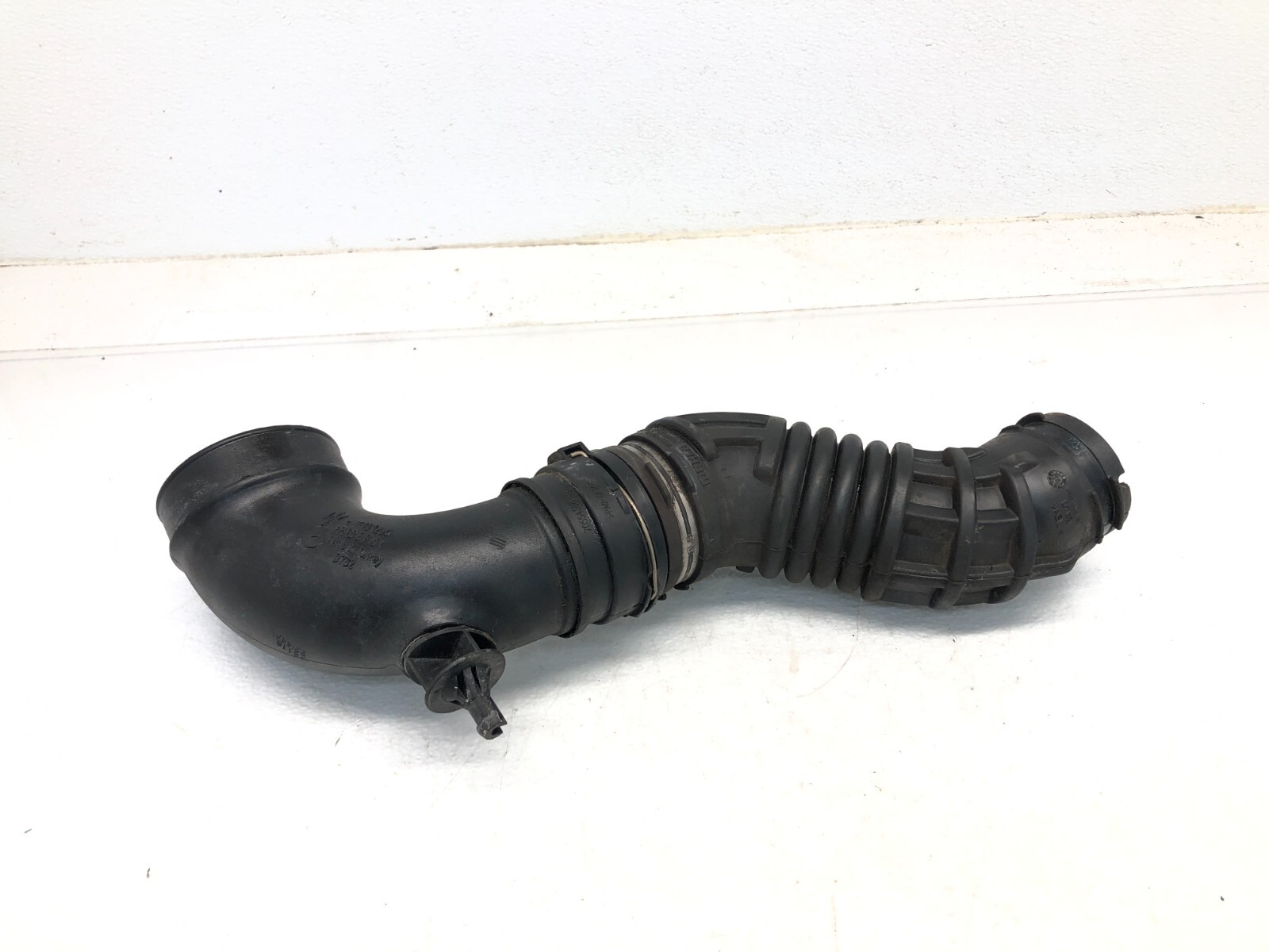 2017-2024 MASERATI LEVANTE S 3.0L LEFT DRIVER FRONT AIR INTAKE TUBE DUCT OEM