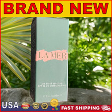 La Mer The broad spectrum SPF 50 UV Protectin...