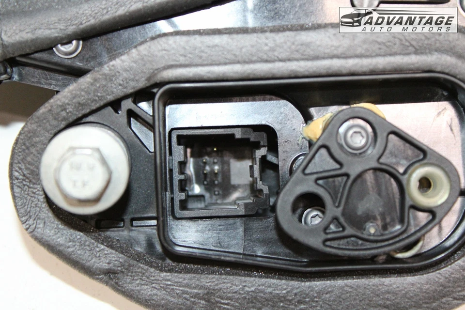 2018-2023 CHEVROLET TRAVERSE REAR LEFT SIDE DOOR LOCK LATCH ACTUATOR OEM - Image 4 of 4