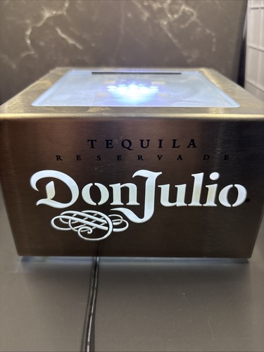 DON JULIO TEQUILA BOTTIGLIA ILLUMINATA ESPOSITORE UOMO DECORAZIONE GROTTA BOTTIGLIA GLORIFICATORE - Foto 4 di 7