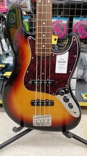 Guitare basse électrique FENDER Traditional 60s Jazz Bass-01
