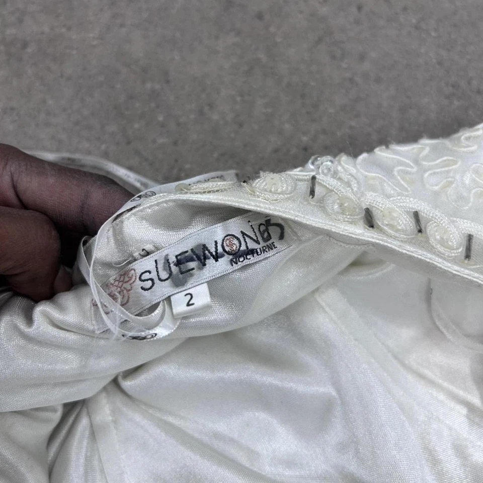 Vestido Sue Wong Cuentas Y Telas Más Lexirias Talla Pequeña Color Blanco Foto 3 de 4