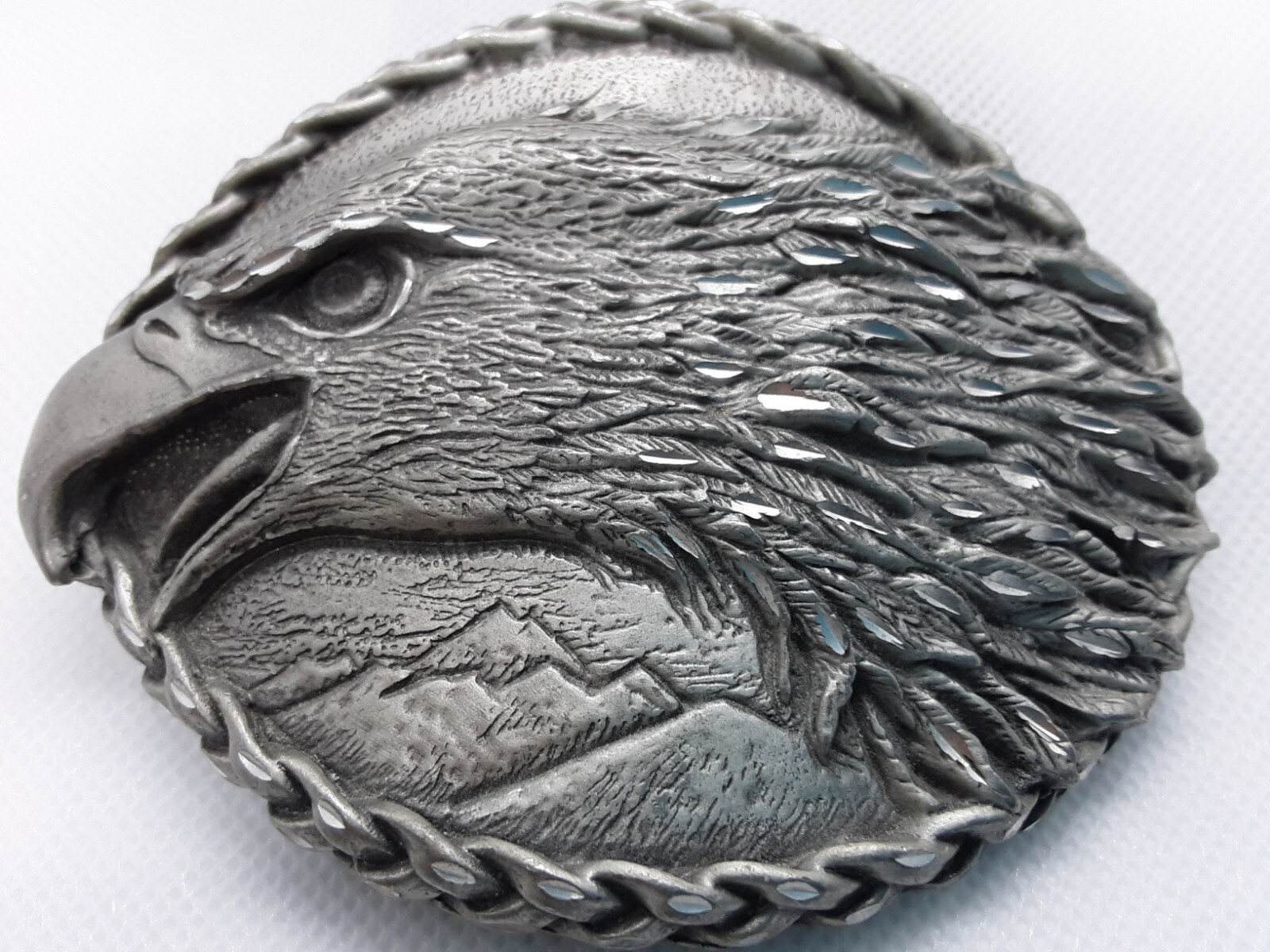 Bald Eagle head  Belt Buckle solid pewter 1993 US… - image 1