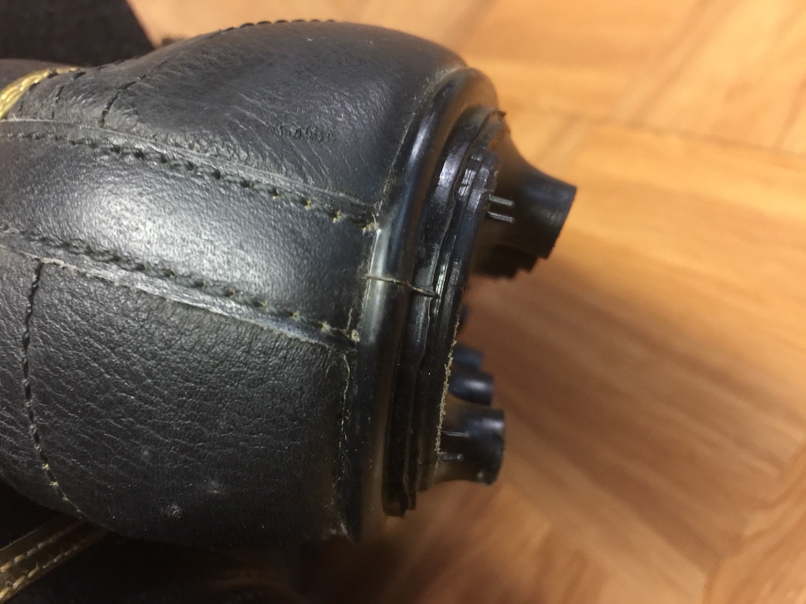 RARE🔥 Adidas Made In Romania Soccer Cleats Black Pre… Gem