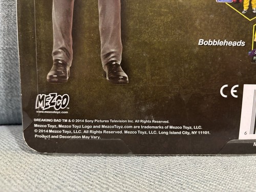 NEW Gustavo Fring Breaking Bad Action Figure 2014 Mezco Toys - Picture 8 of 9