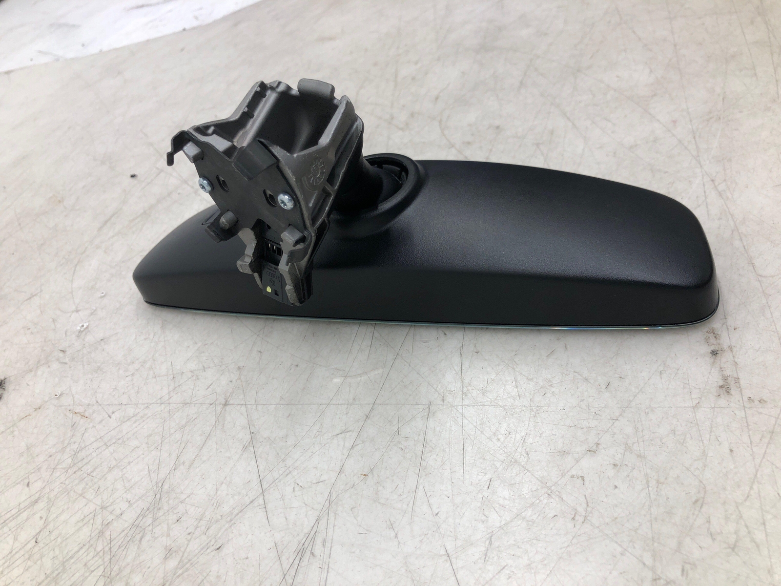 2016-2020 BENTLEY BENTAYGA OEM AUTOMATIC DIMMING REAR VIEW MIRRIR 8W0857511