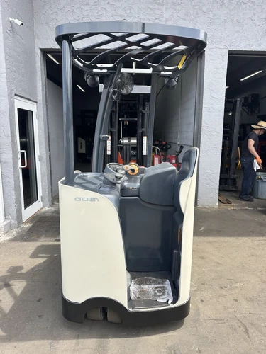 forklift crown electric