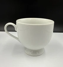 Mikasa CLASSIC FLAIR WHITE K1991 (1) 3” Footed Cup Porcelain Japan •PRISTINE•