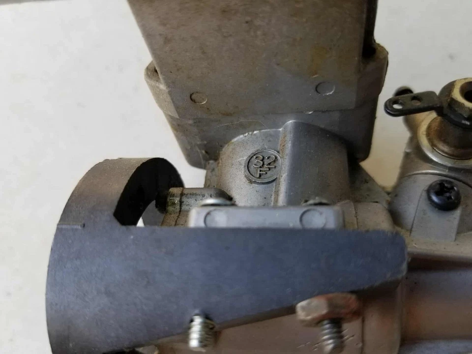 MOTOR DE AVIÓN OS MAX 32F, CARBURADOR, SILENCIADOR, MONTAJE. COMPLETO Foto 4 de 4