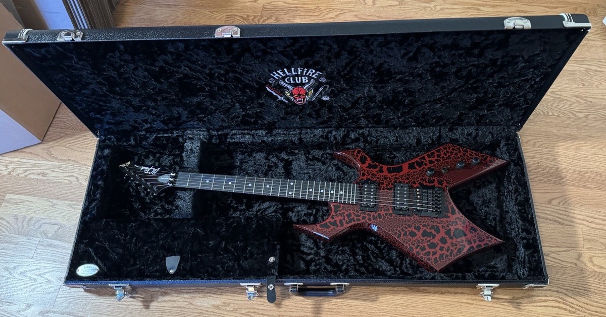 Custom Shop BC Rich Ltd Ed. Eddie's Guitar Stranger Things Crackle