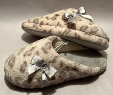 NEW Unbranded Womens S 5-6 Pink/Gray Leopard Fuzzy Comfortable Mule Slippers