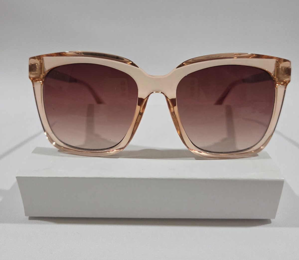 NIB-DIFF Hailey Women