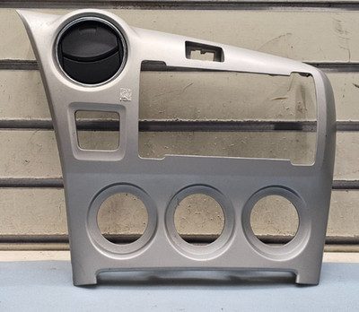  09-13 Toyota Matrix / Pontiac Vibe Dash Radio Bezel Gray Silver Trim OEM