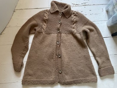 Handgestrickte Grobstrickjacke Retro inspiriert Gr. S/M (gn