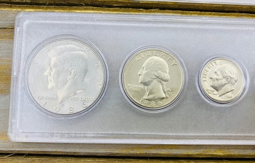 1986 D and P BIRTH YEAR 10 COIN SET - UNCIRCULATED SET In Hard Cases Guaranteed - Picture 2 of 11